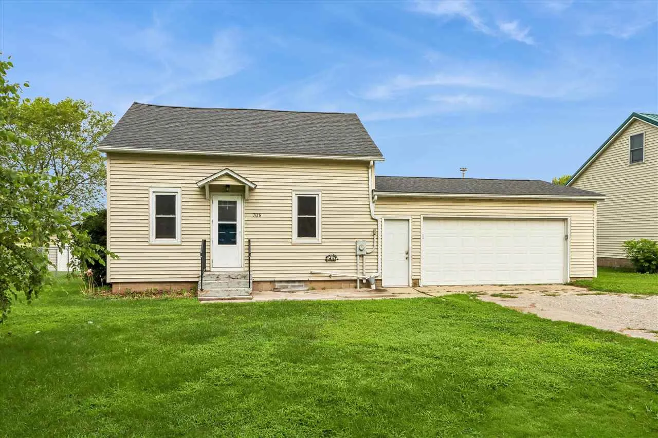 709 12th Avenue, High Amana, Iowa 52203 – Property Featured Image