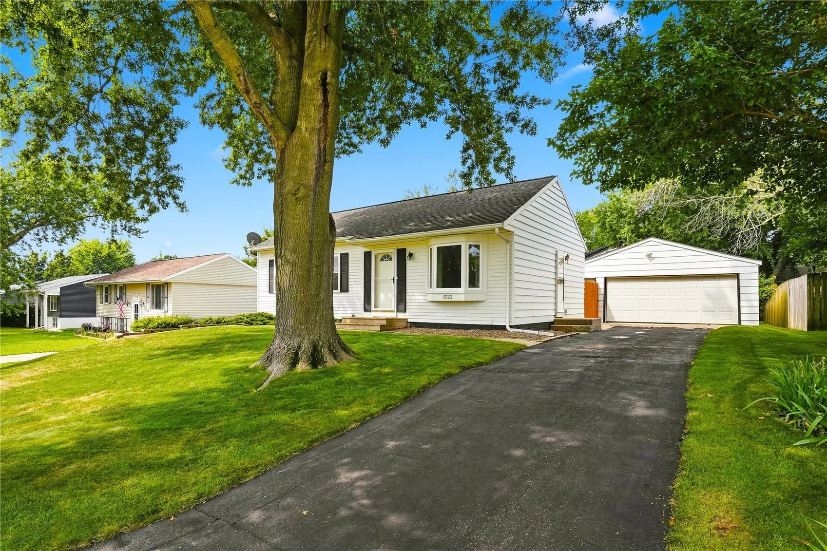 6523 Boxwood Ln NE, Cedar Rapids, Iowa 52402 – Property Featured Image