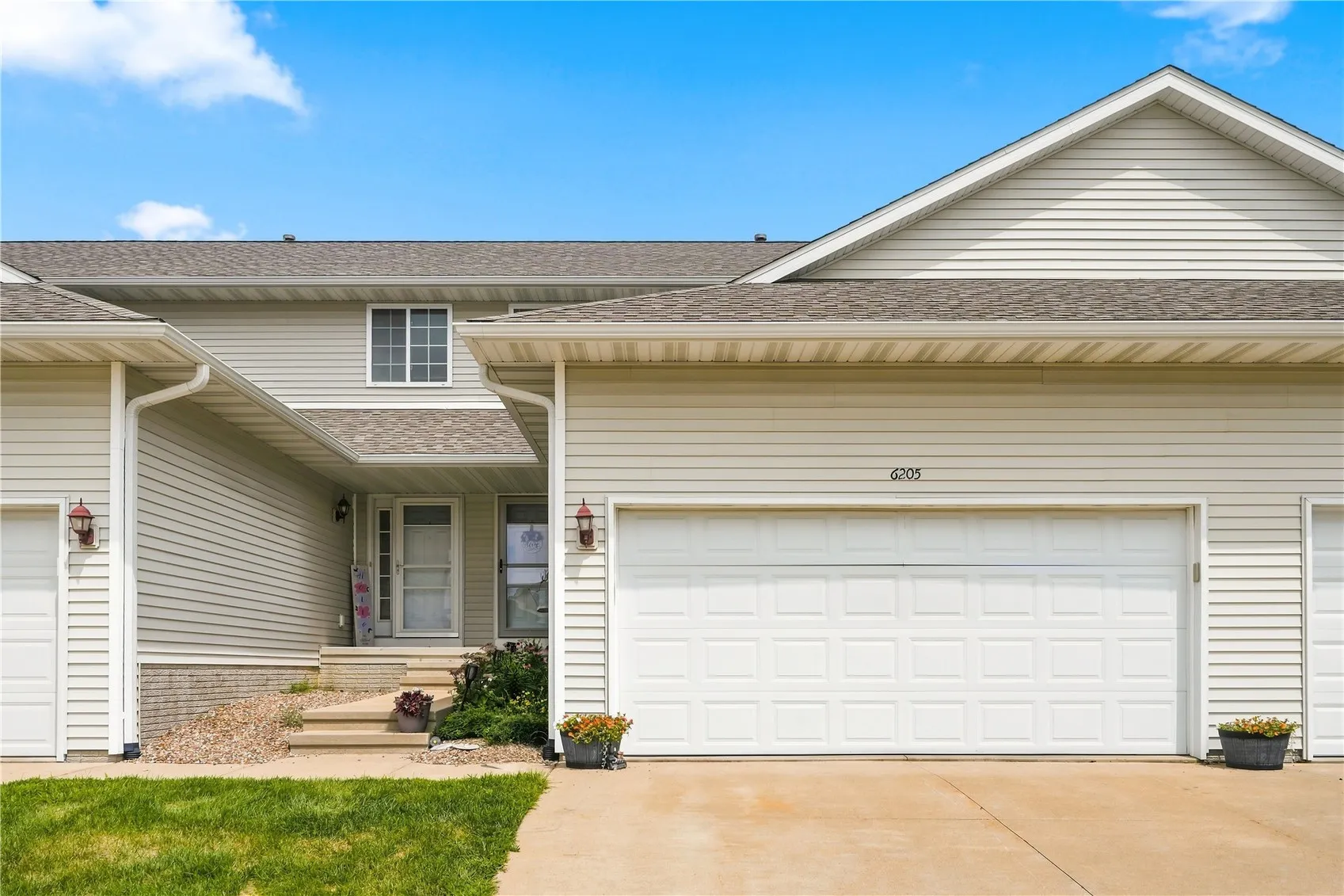 6205 Muirfield Drive SW, Cedar Rapids, Iowa 52404 – Property Featured Image