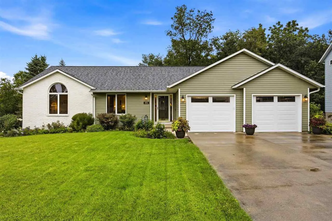 1931 Liberty Lane, Coralville, Iowa 52241 – Property Featured Image