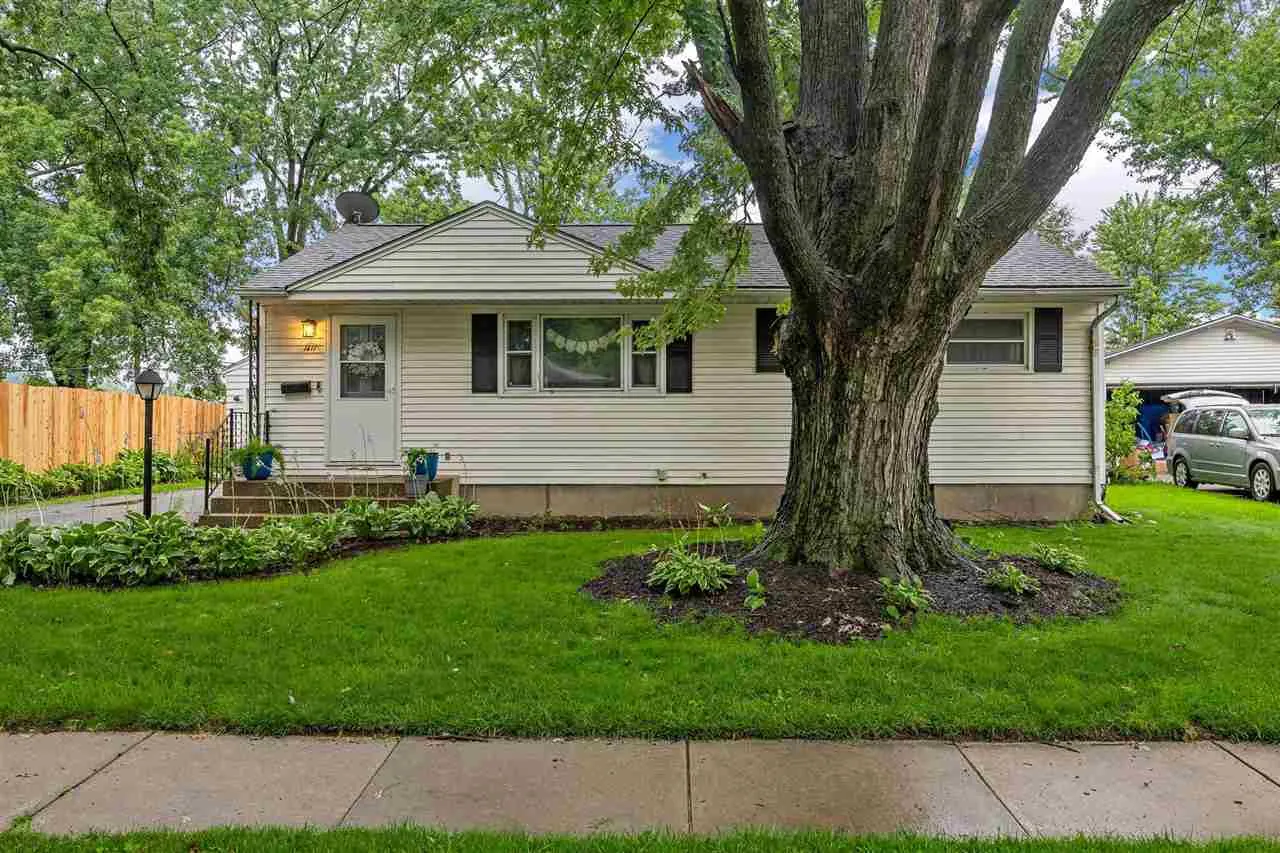 1411 Plum St, Iowa City, Iowa 52240 – Property Featured Image