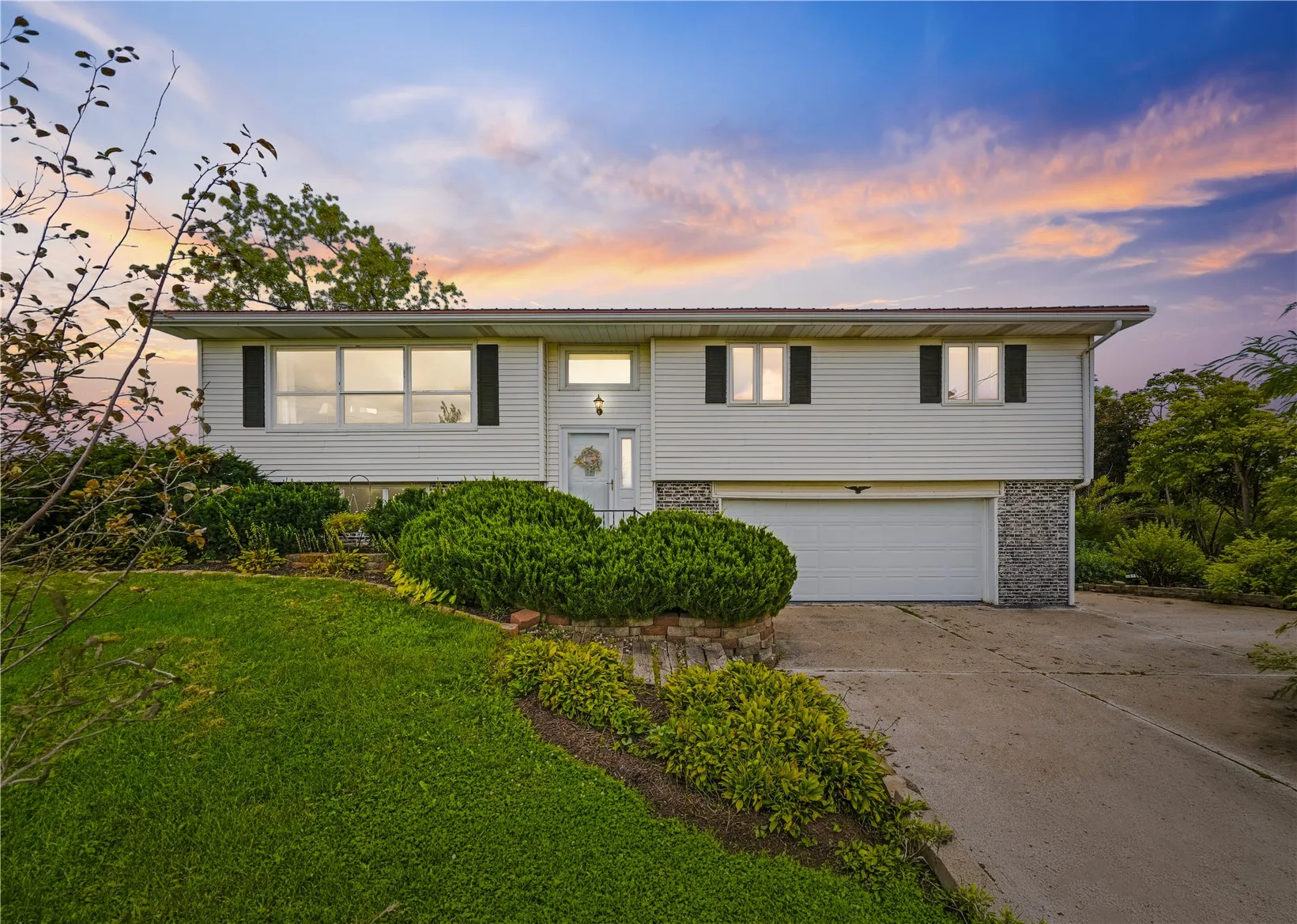 6671 18th Ave, Keystone, Iowa 52249 – Property Featured Image