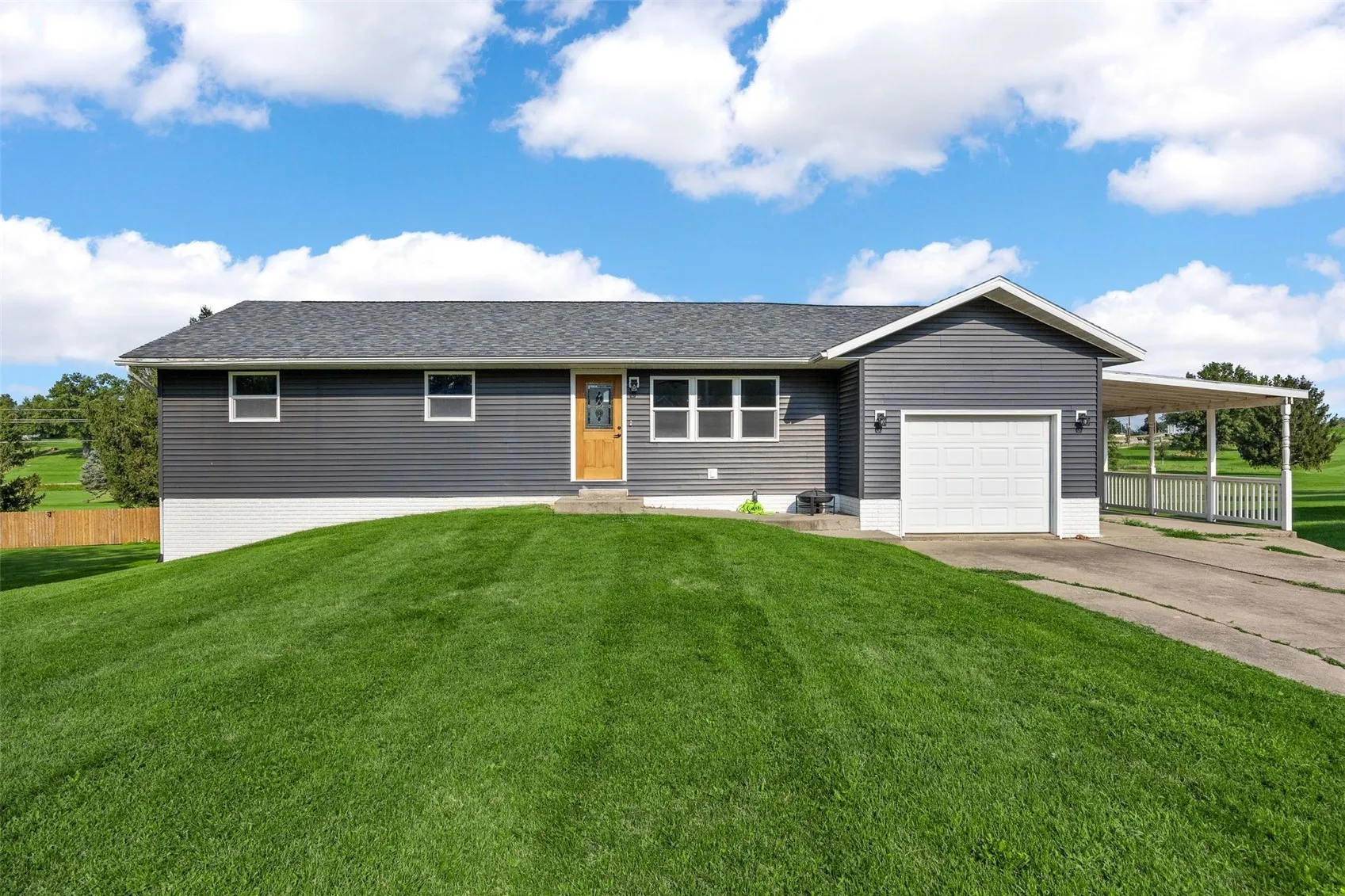 1524 Rainbow Drive, Belle Plaine, Iowa 52208 – Property Featured Image