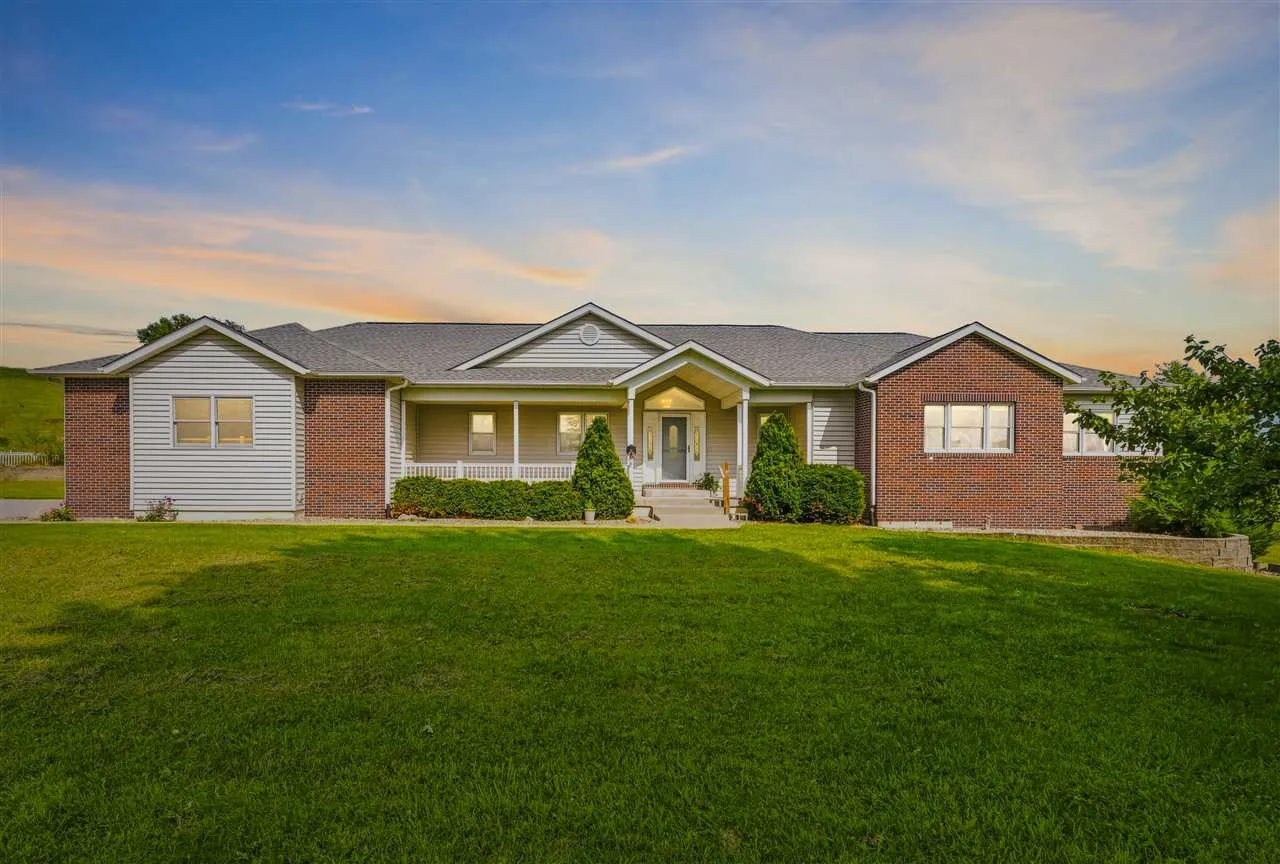 1268 Falcon Avenue NW, Swisher, Iowa 52338 – Property Featured Image