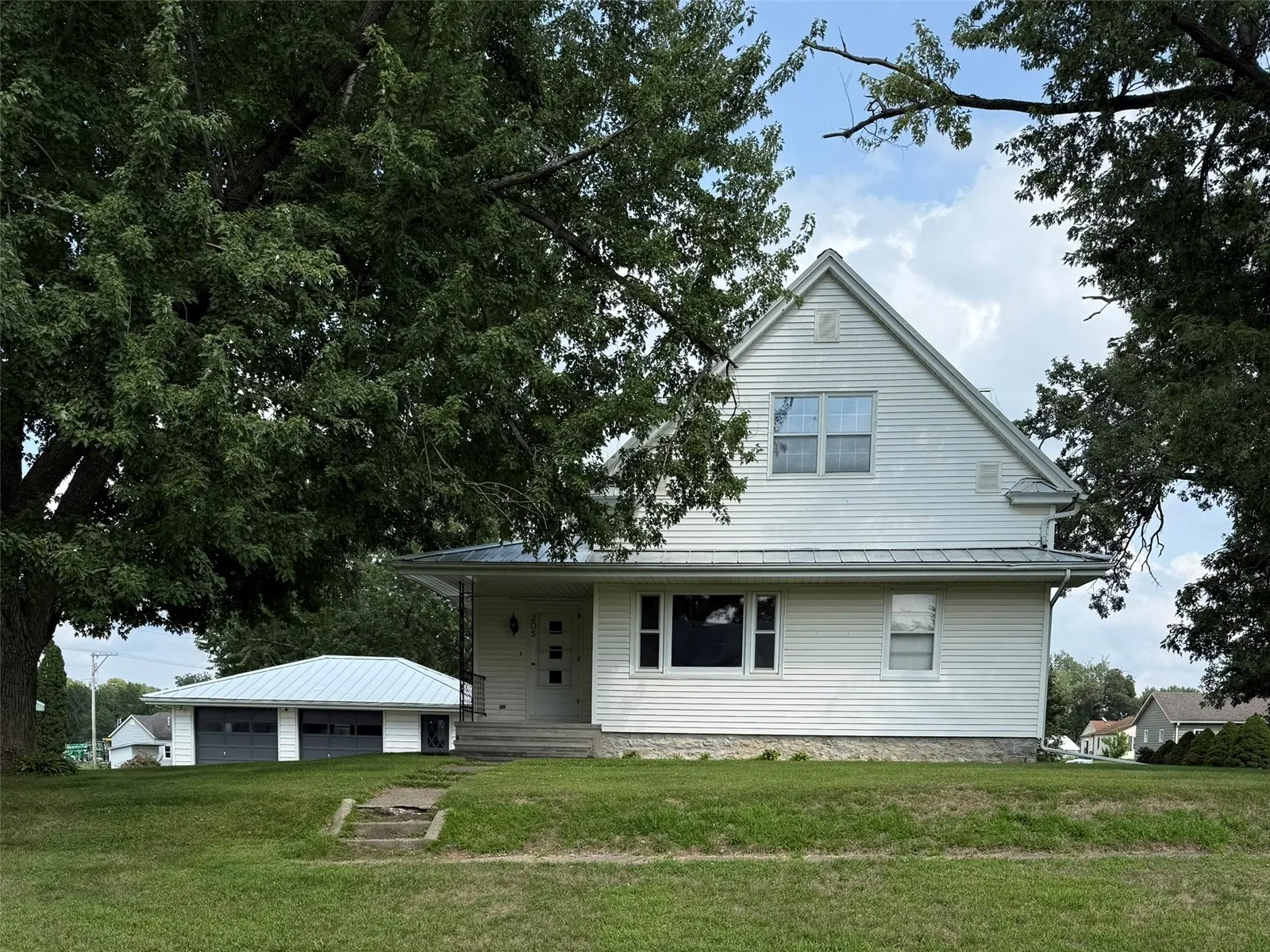 205 Grand Avenue, Shellsburg, Iowa 52332 – Property Featured Image