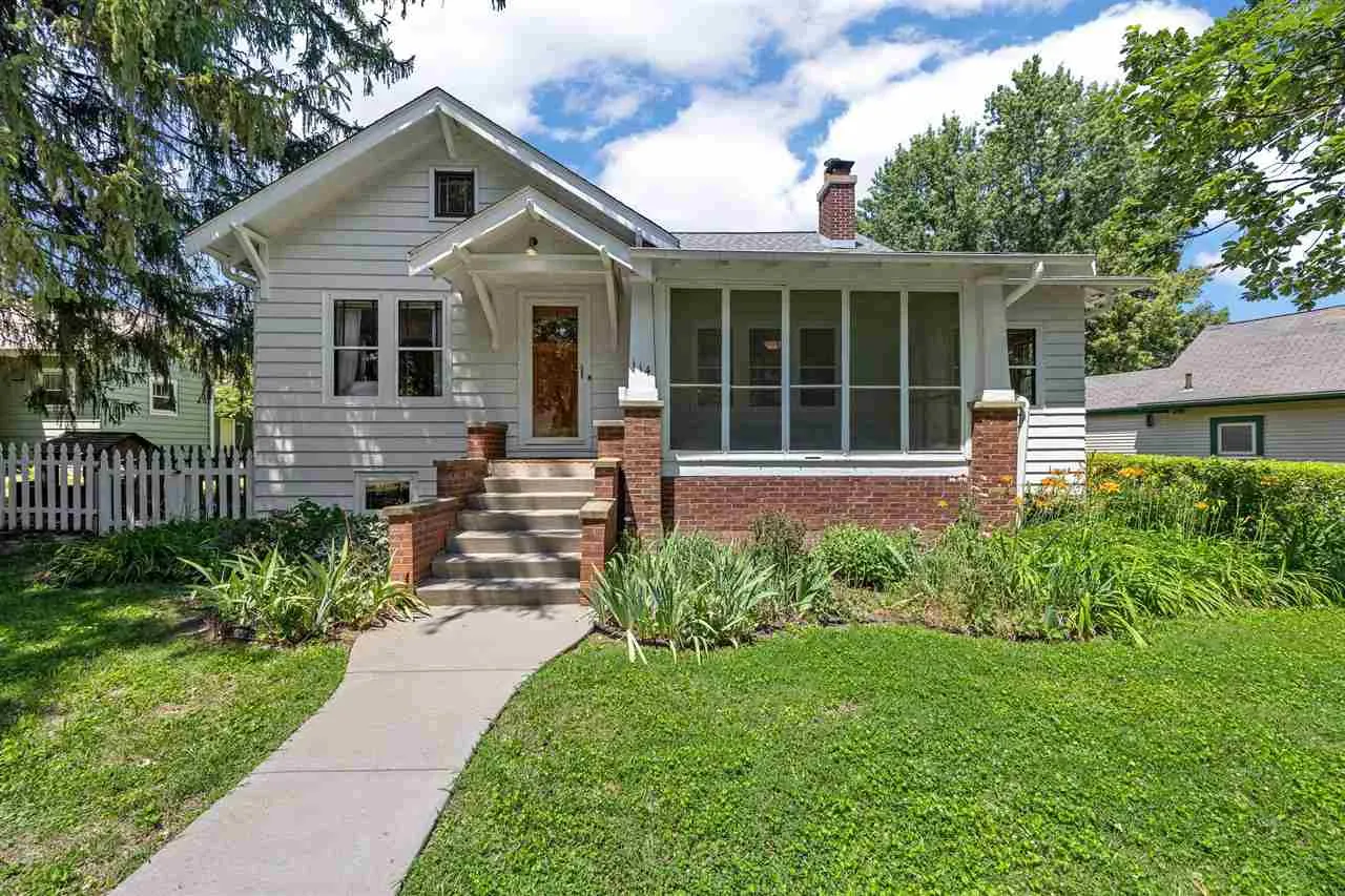 114 Highland Drive, Iowa City, Iowa 52246 – Property Featured Image