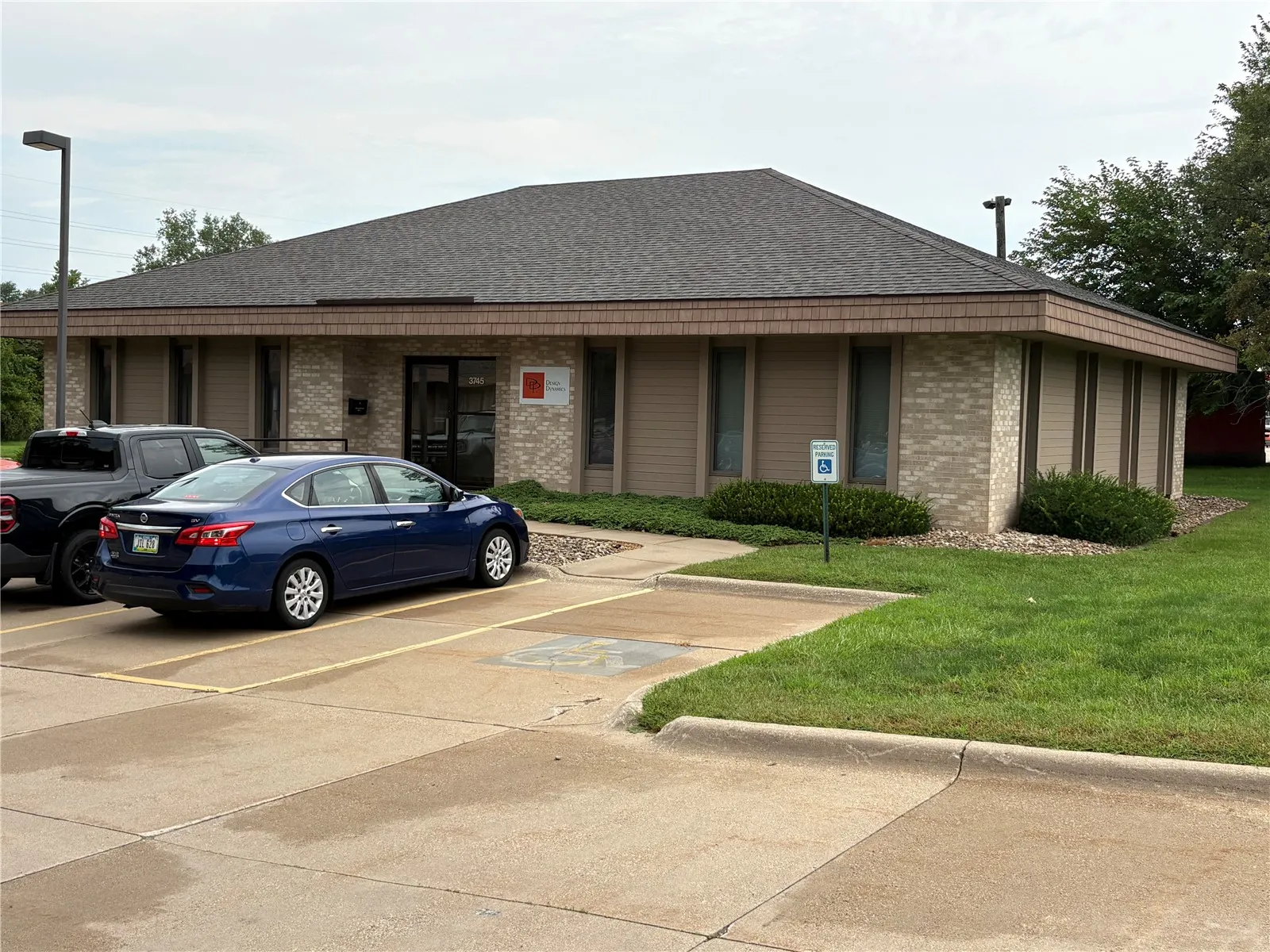 3745 Center Point Road NE Unit B, Cedar Rapids, Iowa 52402 – Property Featured Image
