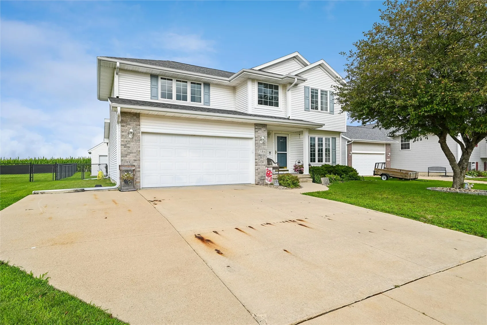 7306 Prairie Heights Drive SW, Cedar Rapids, Iowa 52404 – Property Featured Image