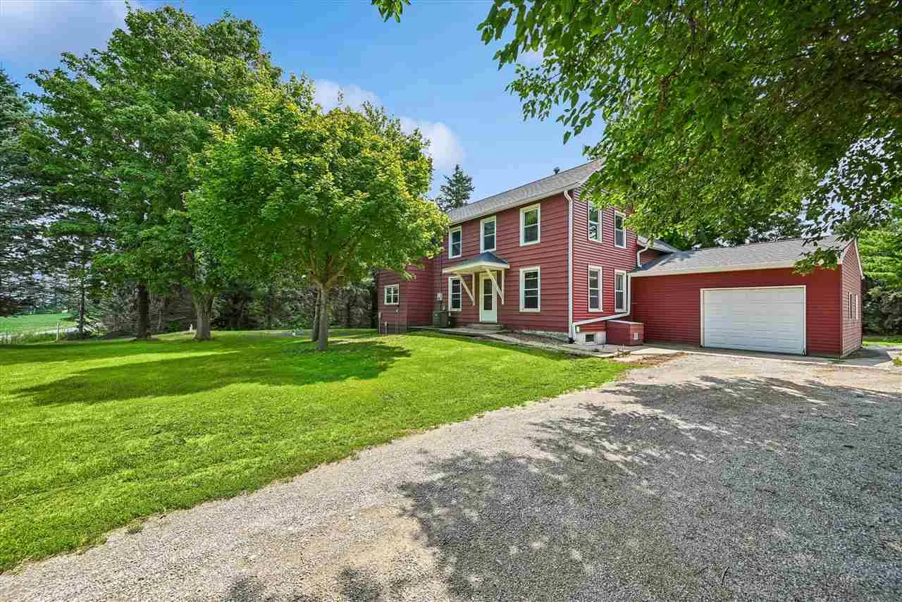 5419 420th Street SE, Iowa City, Iowa 52245 – Property Featured Image