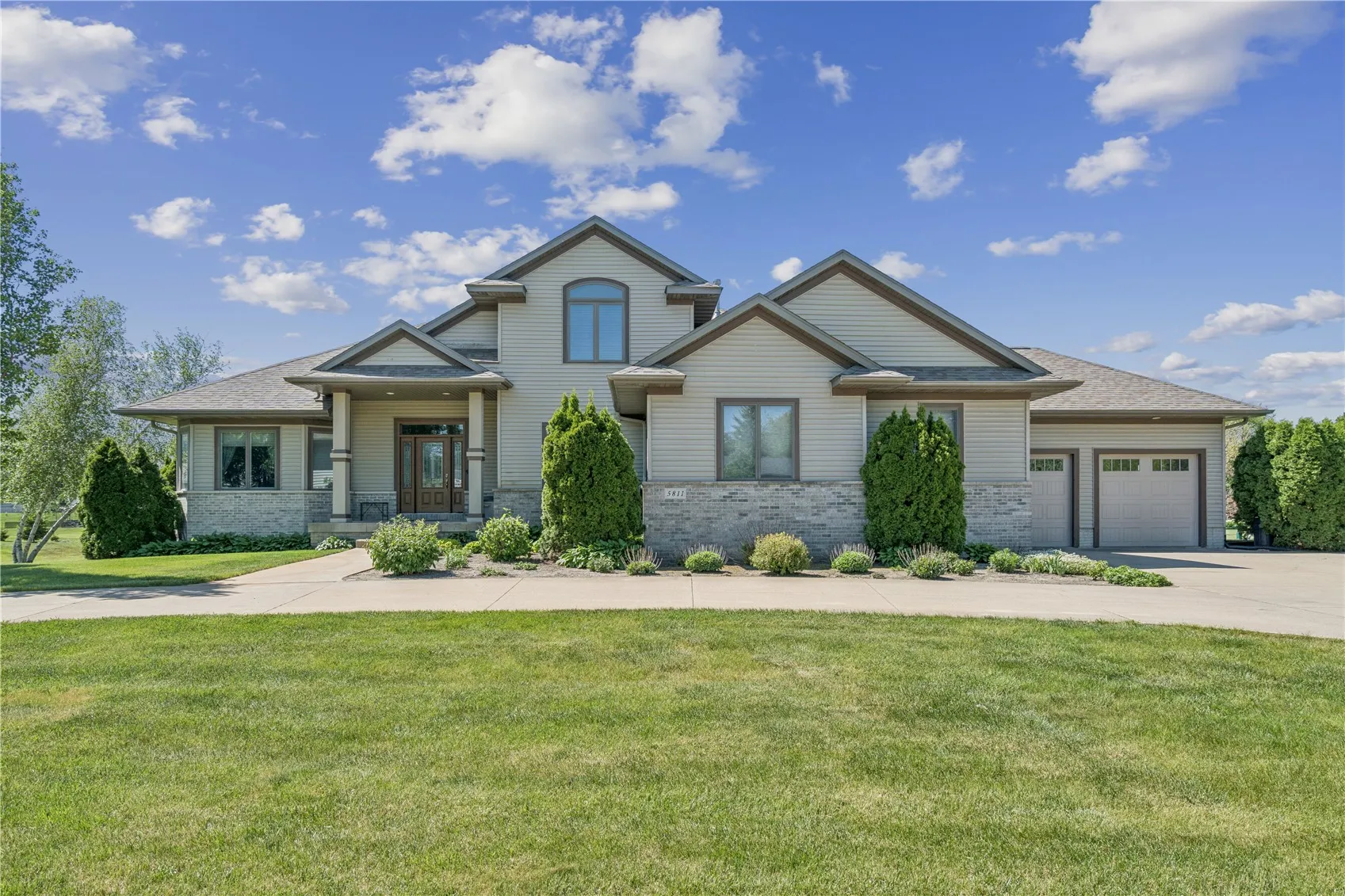 5811 Shiloh Lane, Cedar Rapids, Iowa 52411 – Property Featured Image