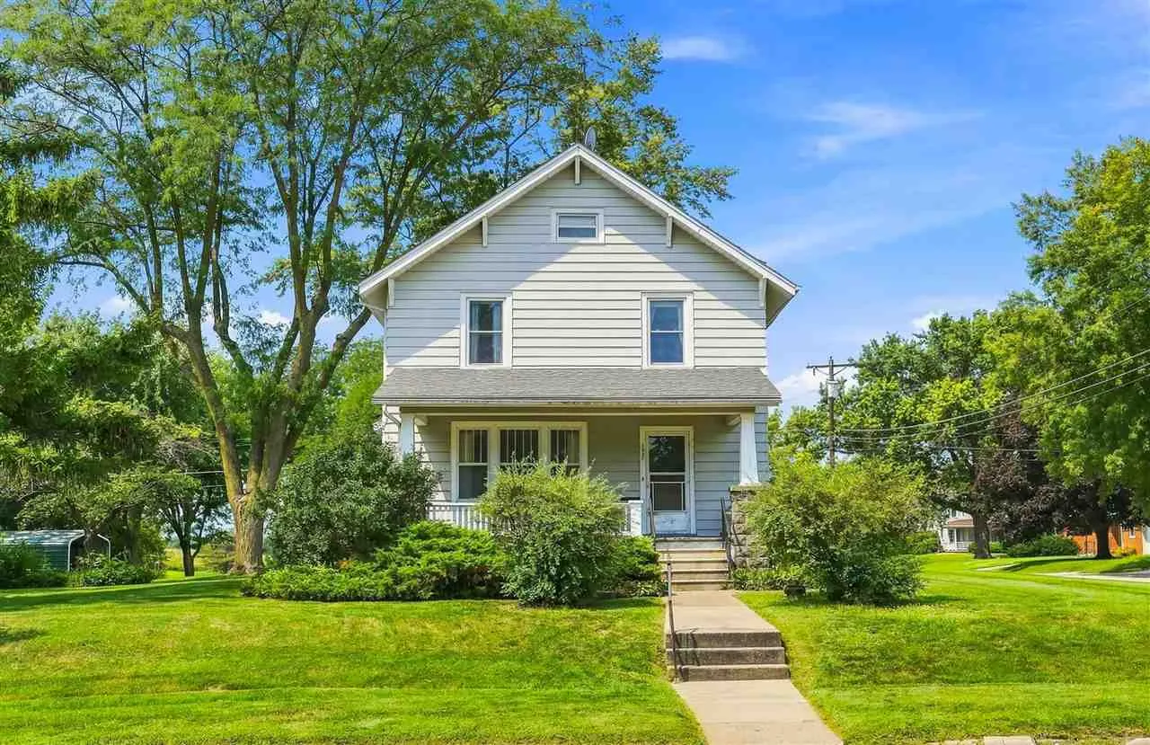 1037 N Iowa Ave, Washington, Iowa 52353 – Property Featured Image