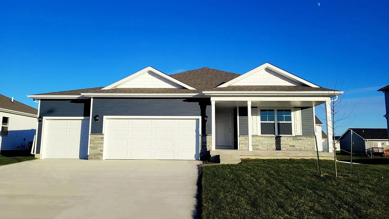 2889 Prairielight Drive, Hiawatha, Iowa 52233 – Property Featured Image