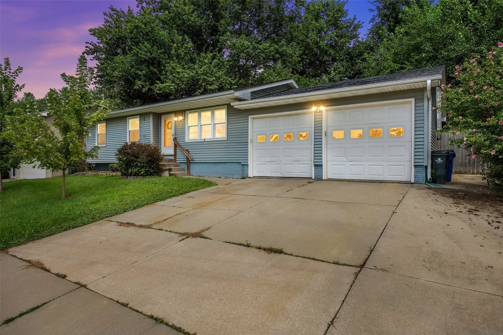 4150 Midway Drive NW, Cedar Rapids, Iowa 52405 – Property Featured Image