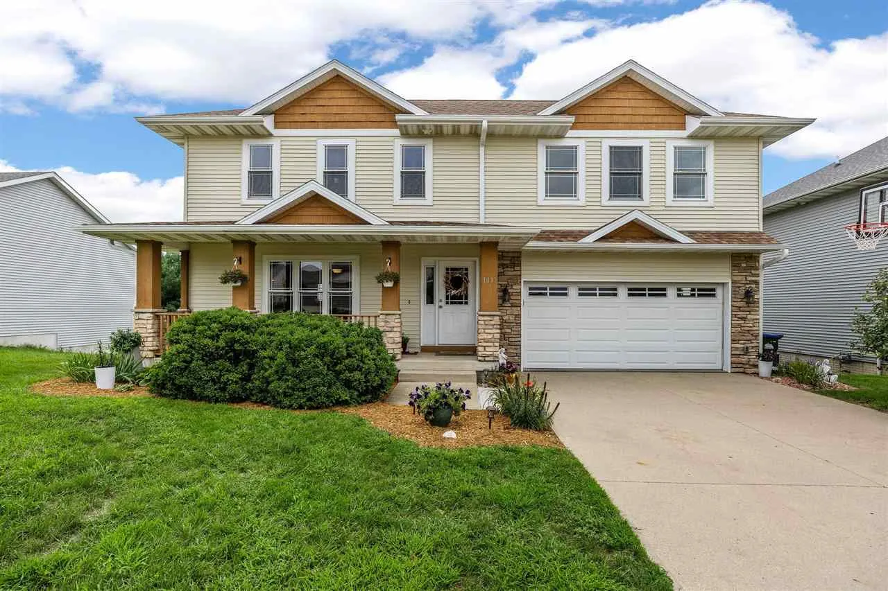 1017 Langenberg Ave, Iowa City, Iowa 52240 – Property Featured Image