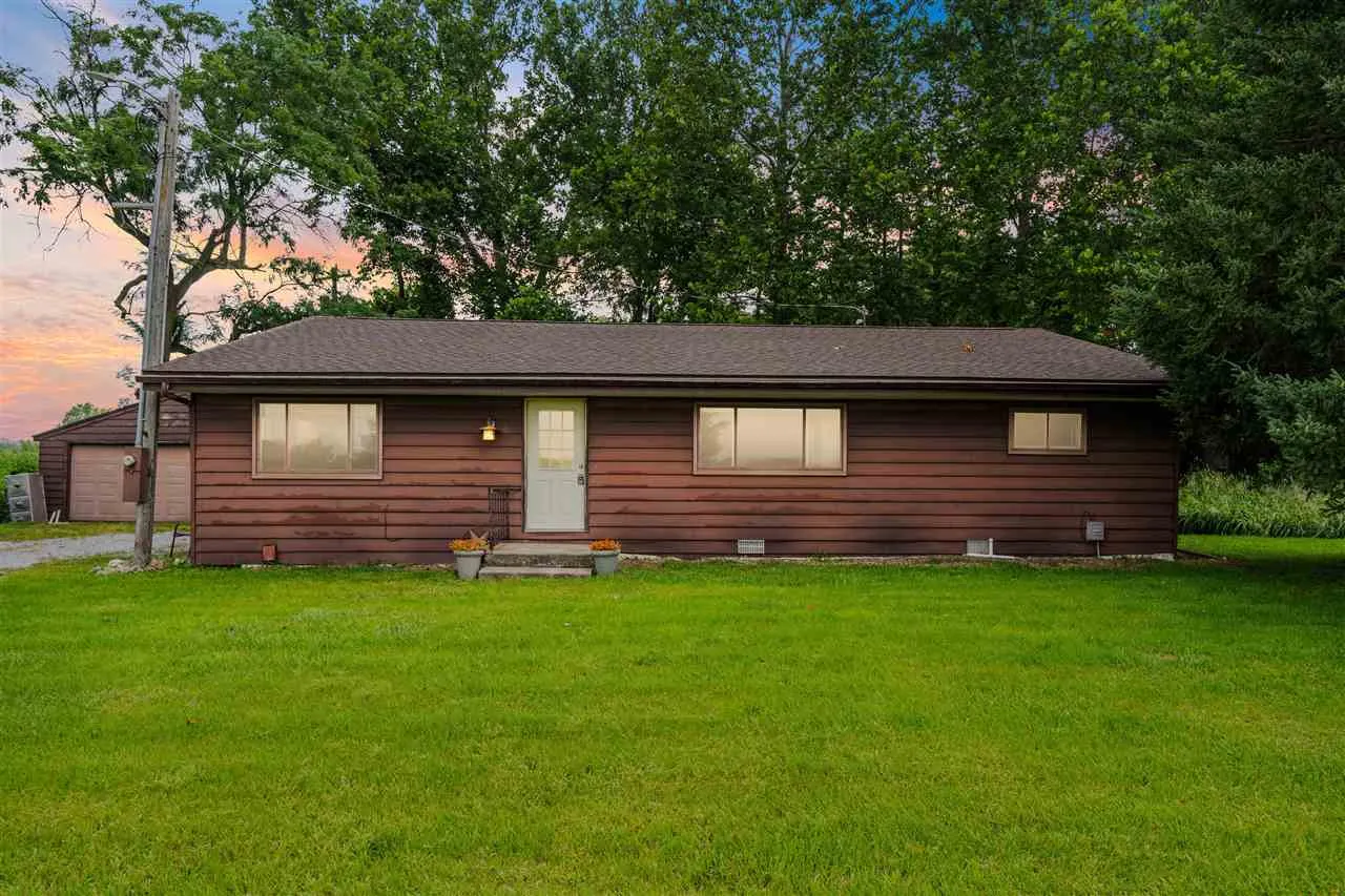 3801 Highway 382, Solon, Iowa 52333 – Property Featured Image