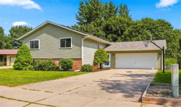 Iowa City, Iowa 52240, Residential, Sale, MLS #202604978