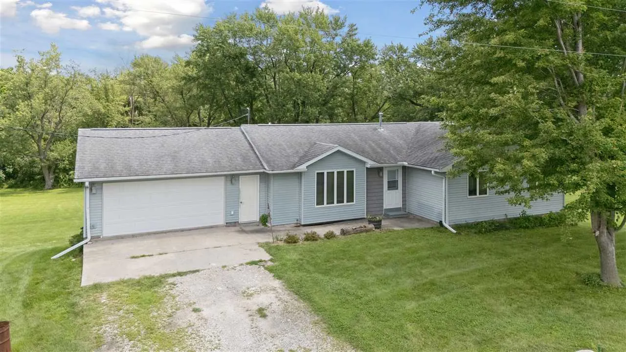 1822 Y Ave, Homestead, Iowa 52236 – Property Featured Image