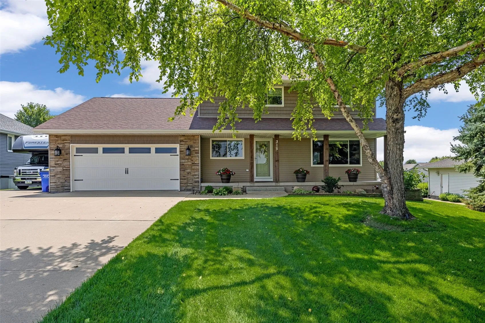 315 G Avenue W, Walford, Iowa 52351 – Property Featured Image
