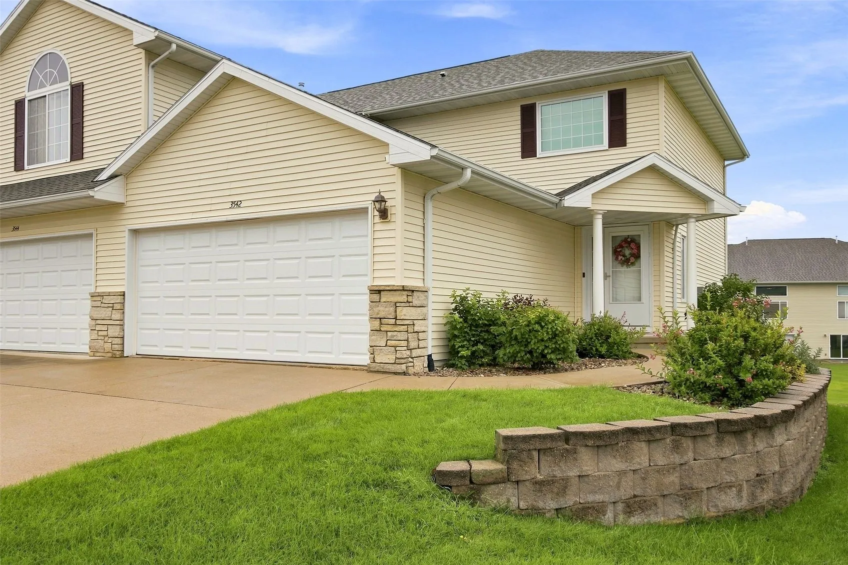 3542 Stoneview Circle, Cedar Rapids, Iowa 52404 – Property Featured Image