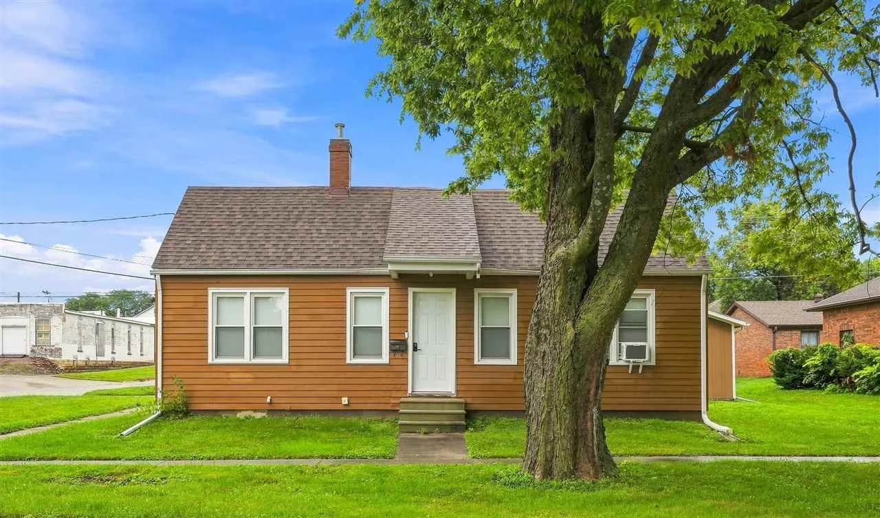 303 Stuart st, Sigourney, Iowa 52591 – Property Featured Image
