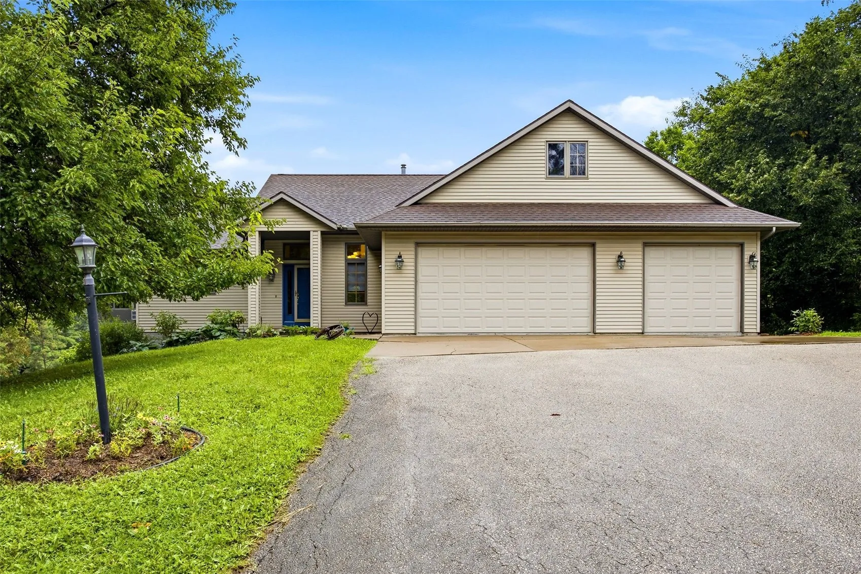 2792 Holly Court NW, Swisher, Iowa 52238 – Property Featured Image