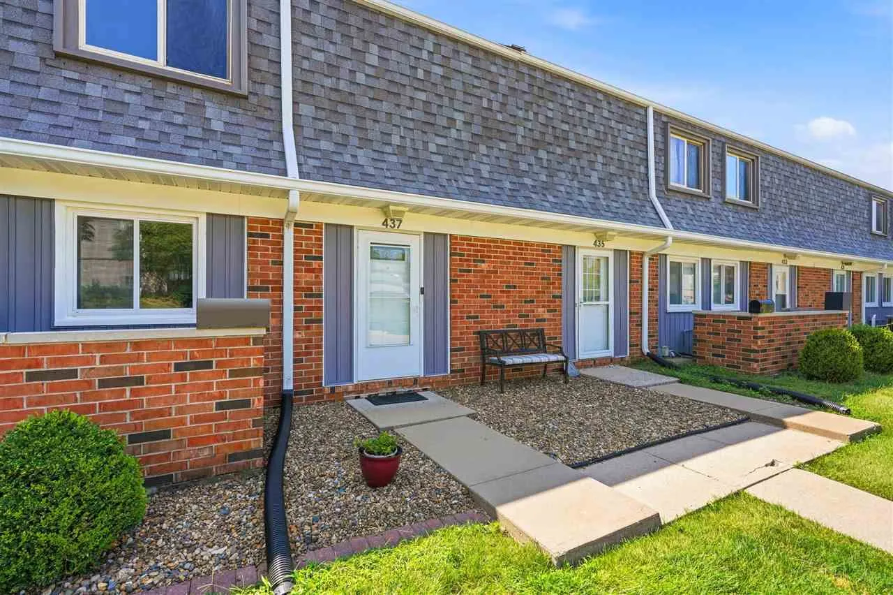 437 Peterson St, Iowa City, Iowa 52245 – Property Featured Image