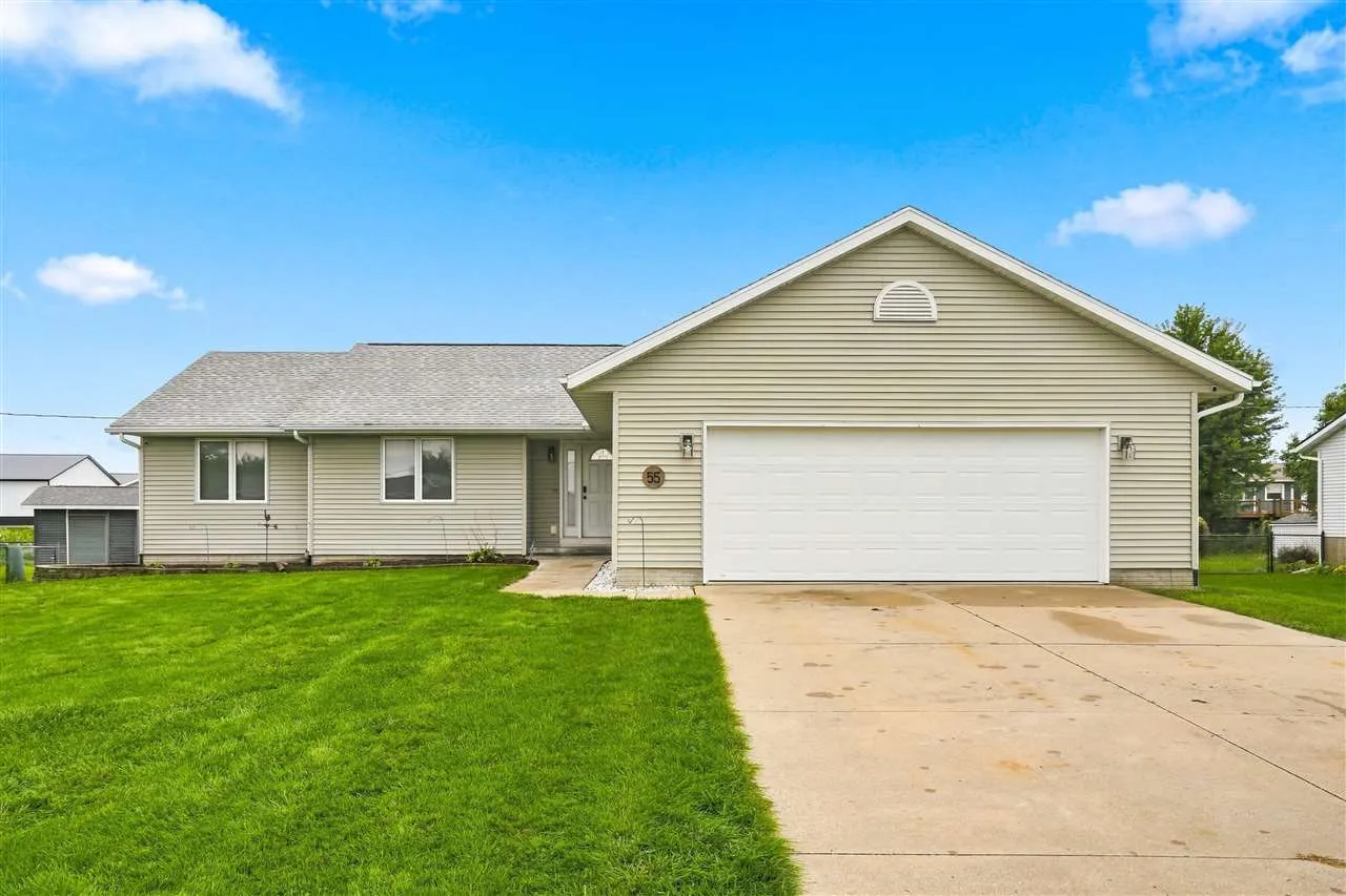 55 Thompson Drive, Palo, Iowa 52324 – Property Featured Image