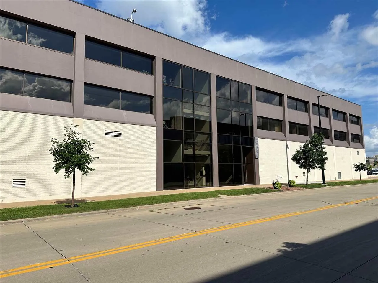 550 2nd St SE Unit 300, Cedar Rapids, Iowa 52401 – Property Featured Image