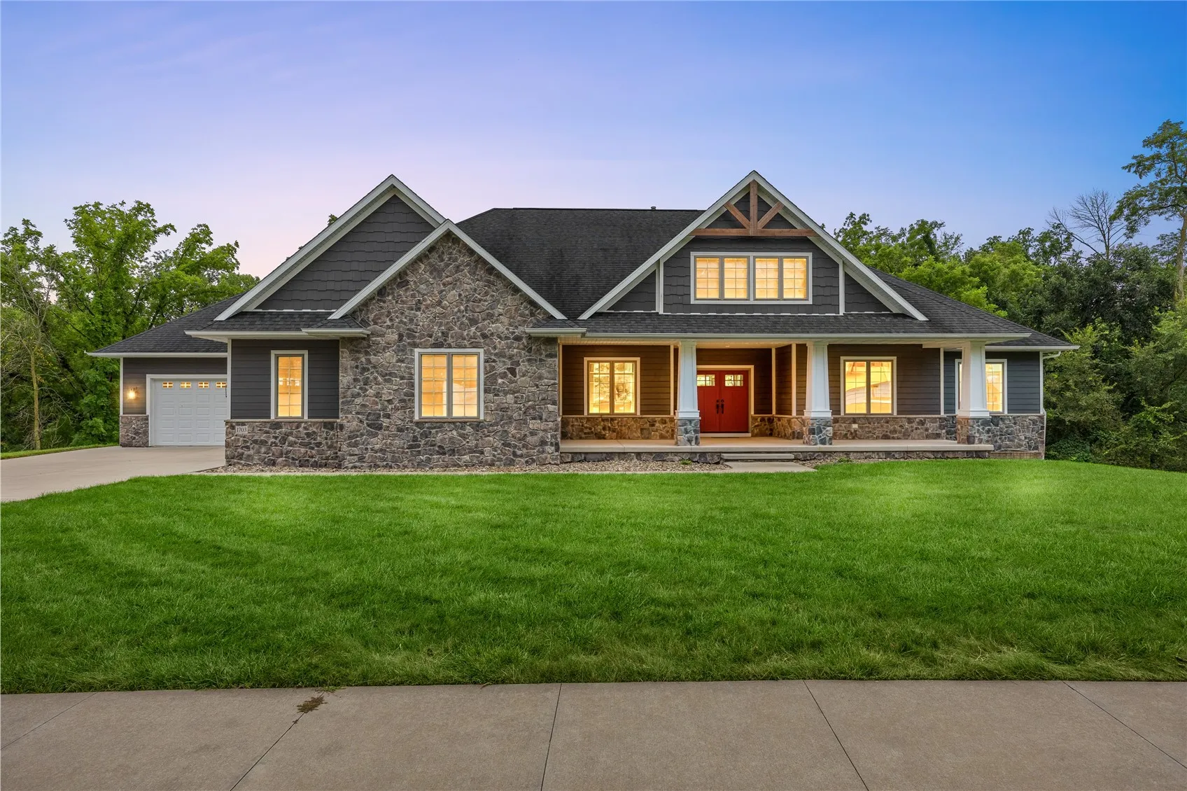 1703 Aspen Circle SE, Cedar Rapids, Iowa 52403 – Property Featured Image