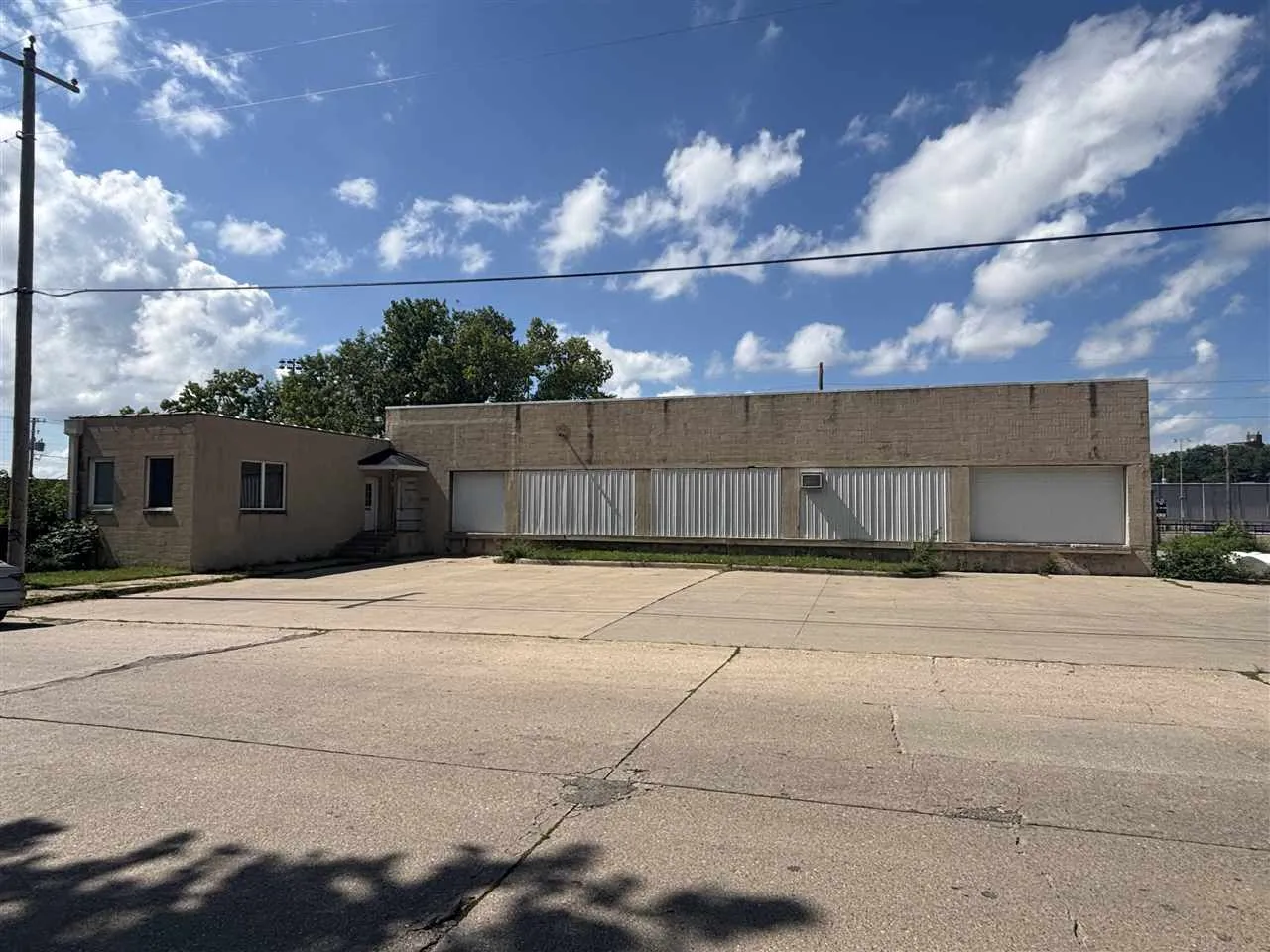 1814 E Ave NE, Cedar Rapids, Iowa 52402 – Property Featured Image