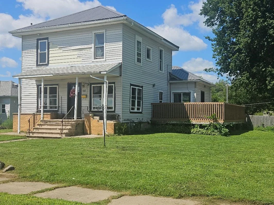 112 11th Street, Belle Plaine, Iowa 52208 – Property Featured Image