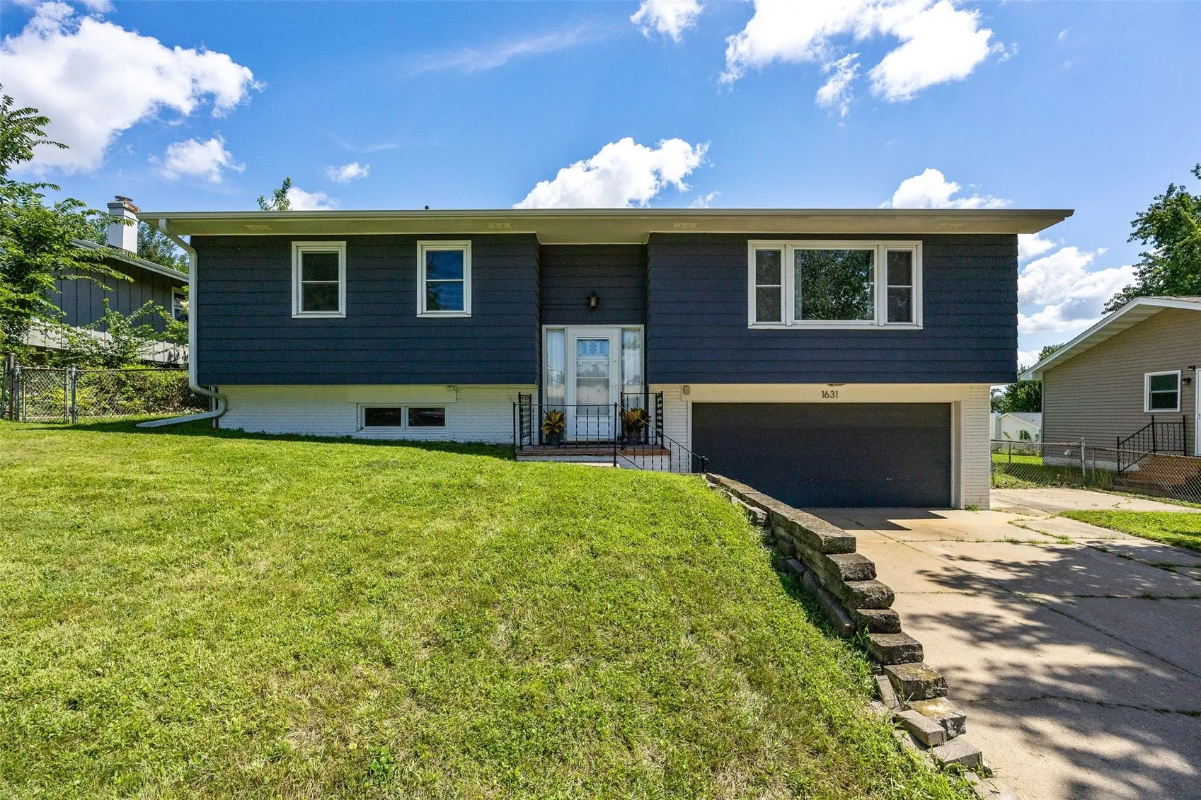 1631 27th Street NW, Cedar Rapids, Iowa 52405 – Property Featured Image