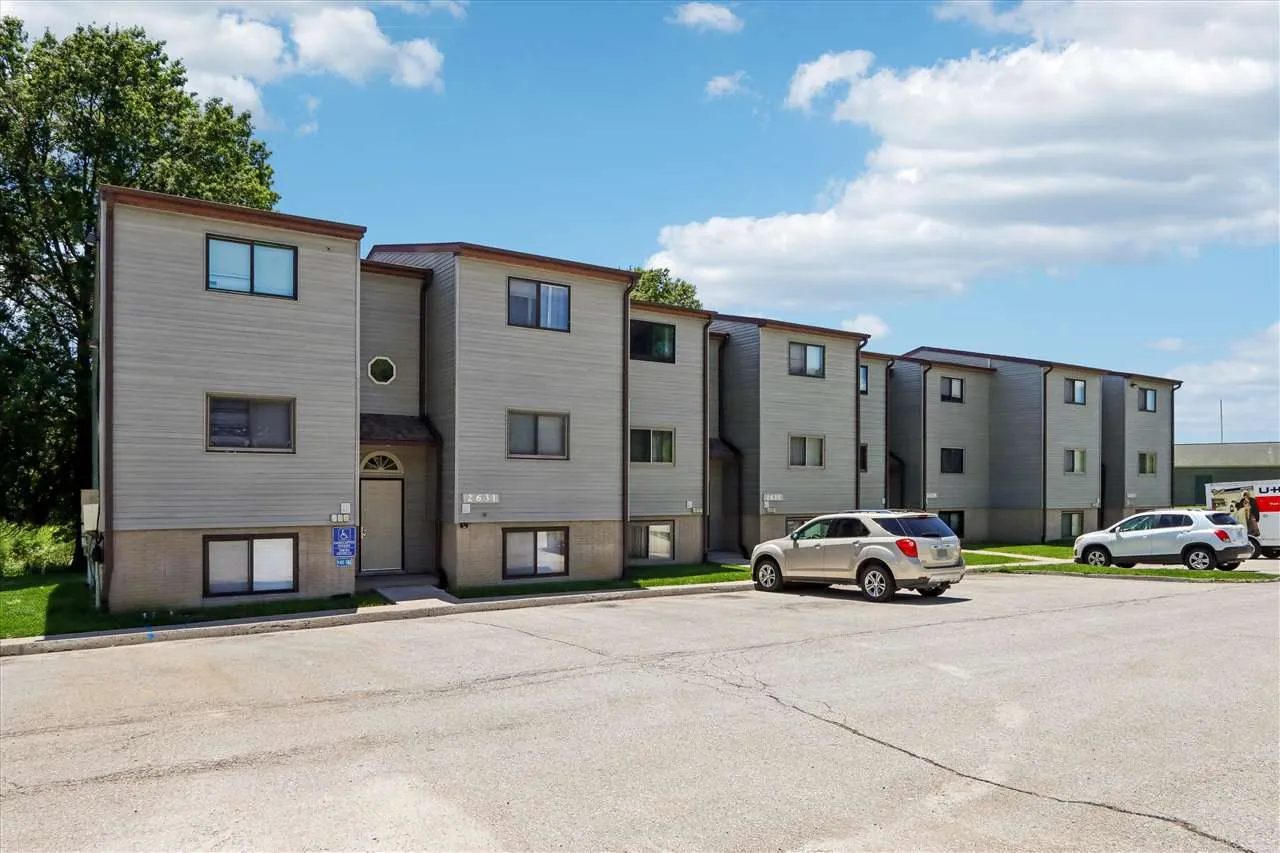 2613 Westwinds Drive Unit See Remarks, Iowa City, Iowa 52246 – Property Featured Image