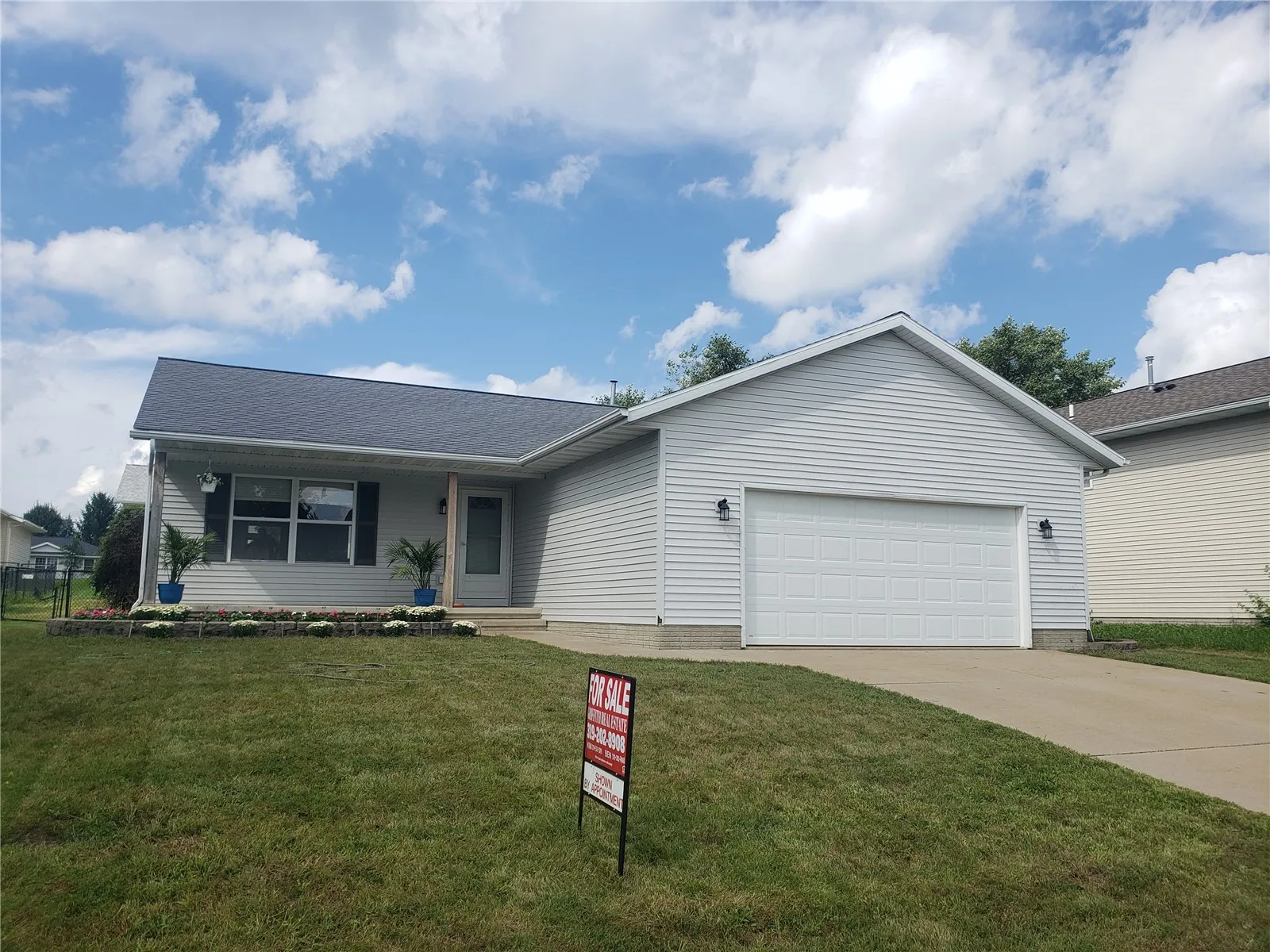 5500 Kacena Avenue, Marion, Iowa 52302 – Property Featured Image