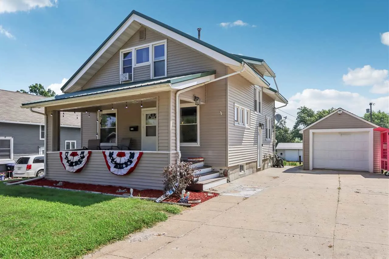 1903 10th Avenue, Belle Plaine, Iowa 52208 – Property Featured Image