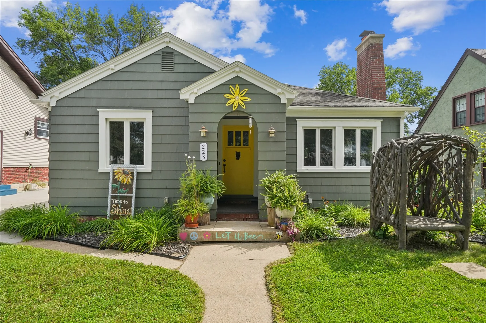 223 23rd St Drive SE, Cedar Rapids, Iowa 52403 – Property Featured Image