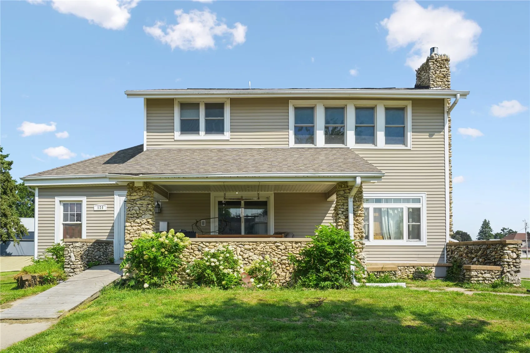 125 E 3rd Street, Monticello, Iowa 52310 – Property Featured Image