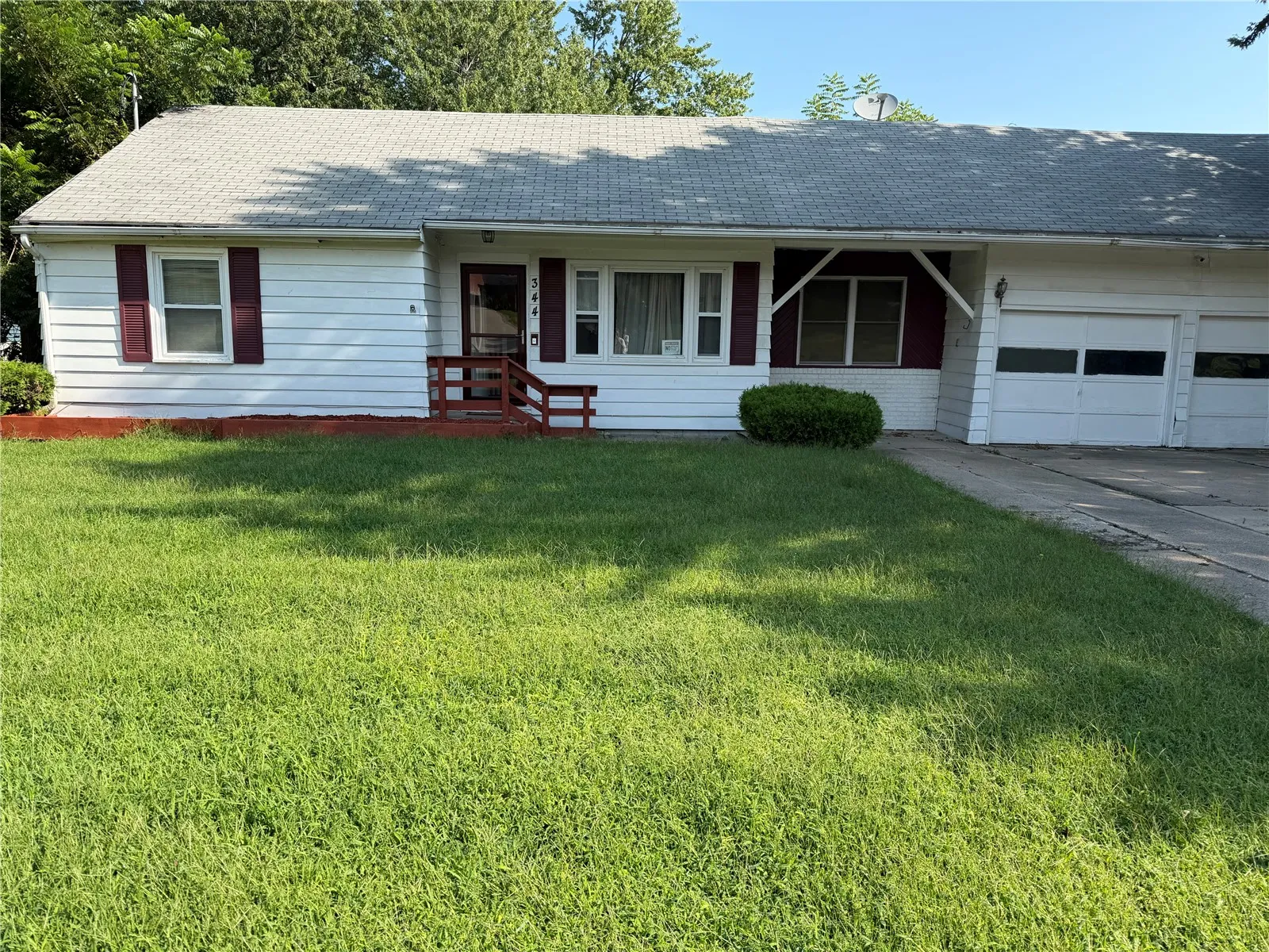 344 SW 28th Avenue, Cedar Rapids, Iowa 52404 – Property Featured Image