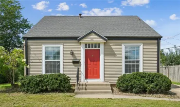 1937  1 1/2 story home