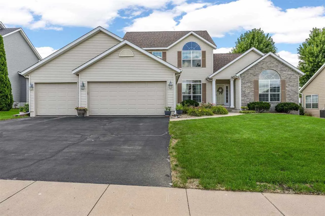 400 Westridge Drive SW, Cedar Rapids, Iowa 52404 – Property Featured Image