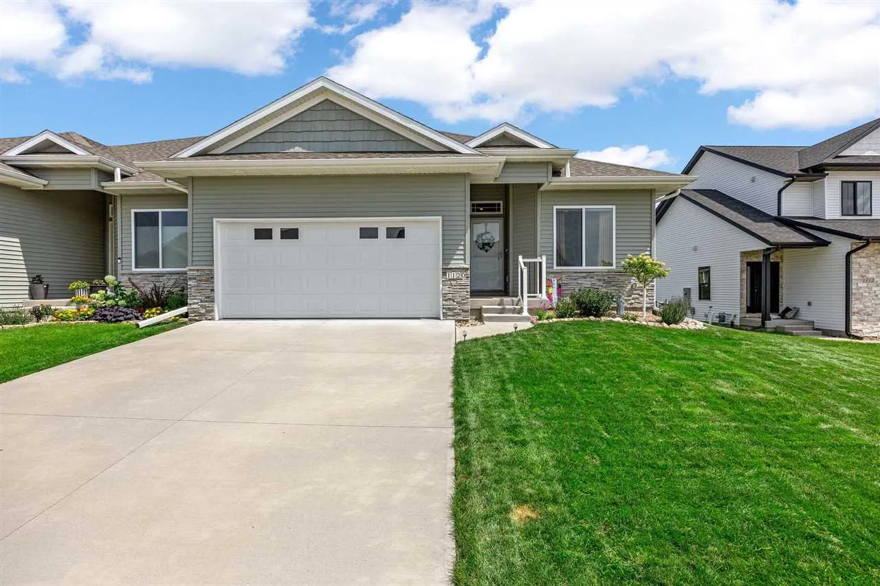 1120 Leann Cir, North Liberty, Iowa 52317 – Property Featured Image