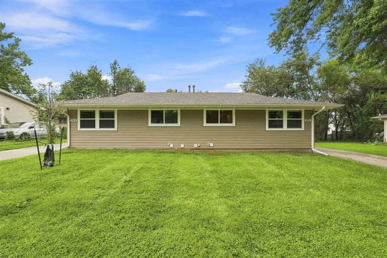 1911 Taylor Drive, Iowa City, Iowa 52240-9149 – Property Featured Image