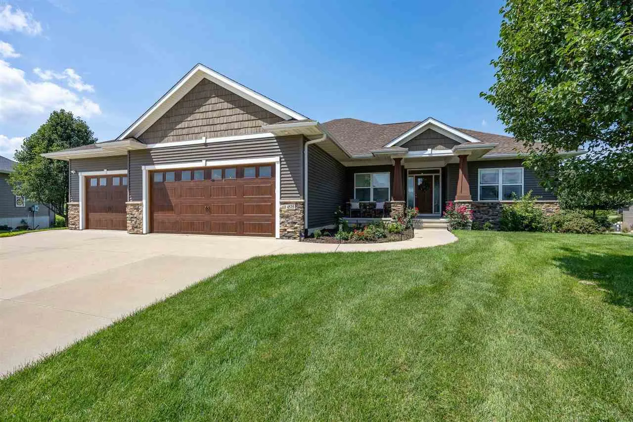 4535 Par Cir, Marion, Iowa 52302 – Property Featured Image