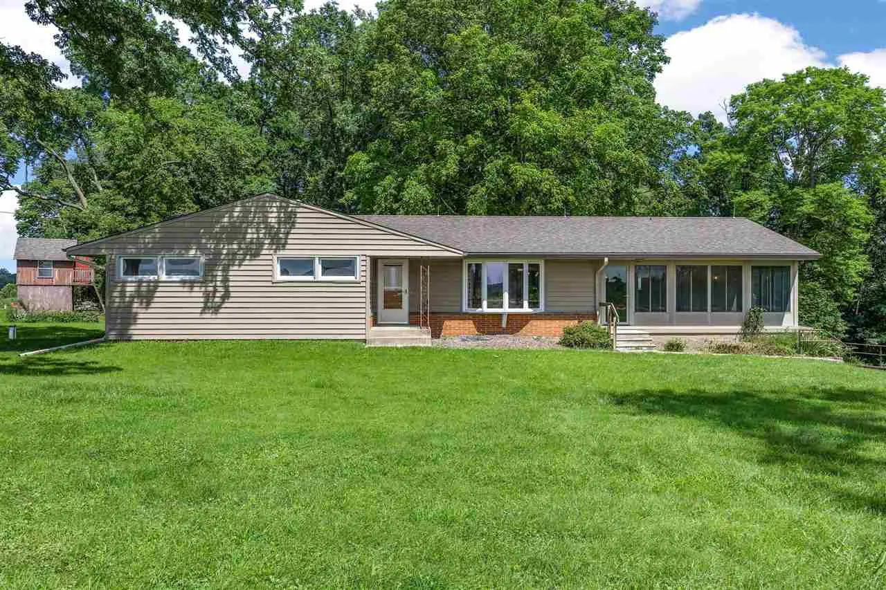 3063 Newport Rd NE, Iowa City, Iowa 52240 – Property Featured Image