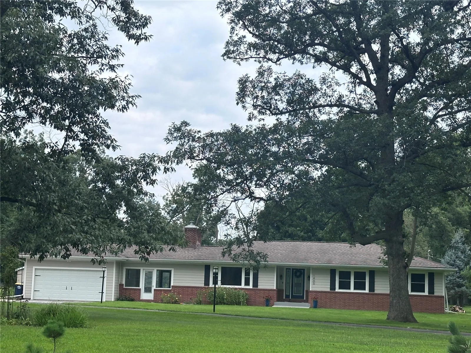 1400 E Knoll Drive, Robins, Iowa 52328 – Property Featured Image
