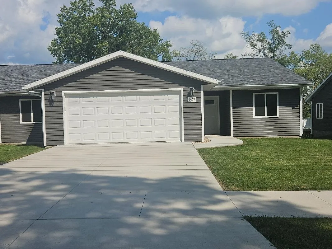 1411 13th Street, Belle Plaine, Iowa 52208 – Property Featured Image