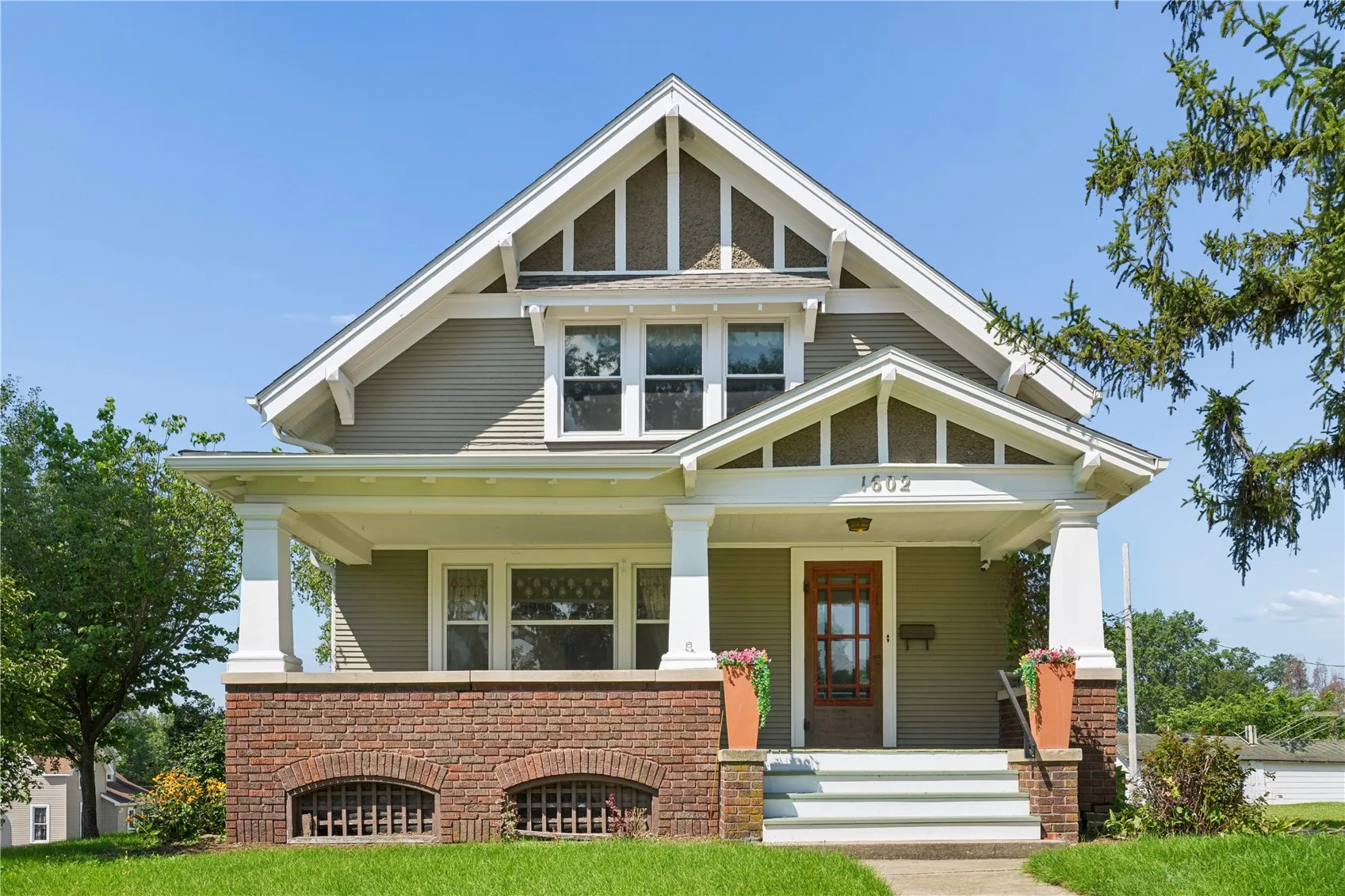 1602 7th Avenue, Belle Plaine, Iowa 52208 – Property Featured Image