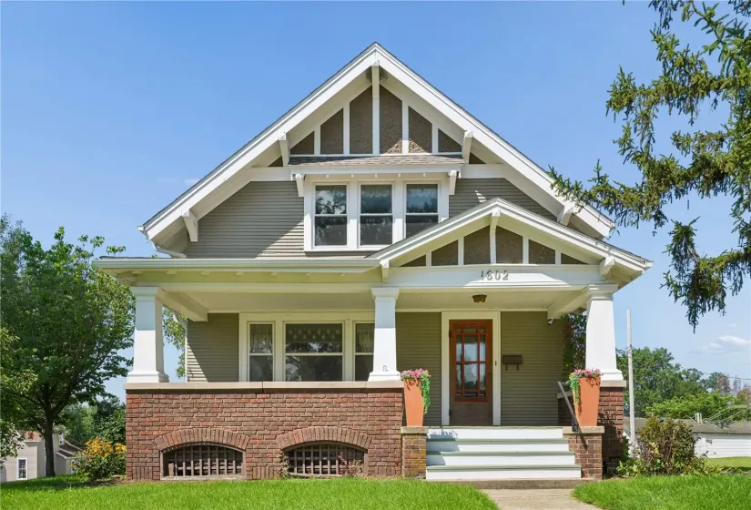1917 Craftsman-Style