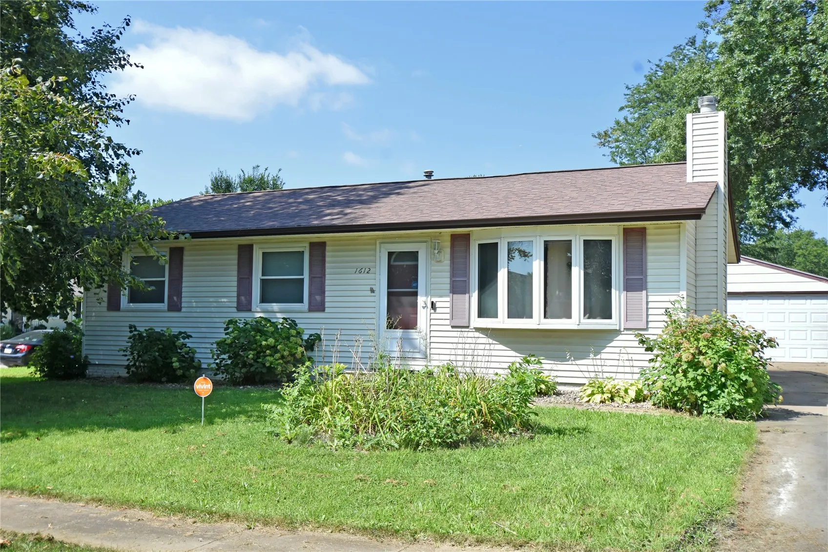 1612 Woodside Court NW, Cedar Rapids, Iowa 52405 – Property Featured Image