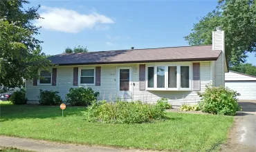 1612 Woodside Ct NW, Cedar Rapids, IA 52405